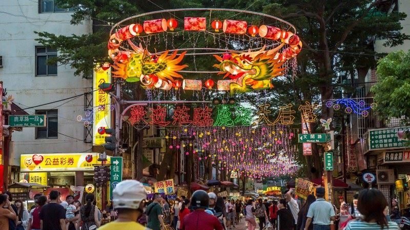 網美新點！鹿港街頭四大燈區超好拍