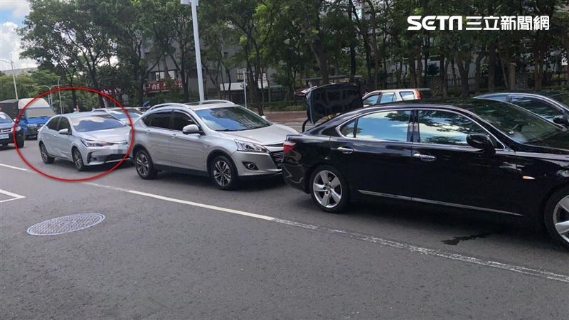 高雄市議員李喬如追撞汽車　2人受傷