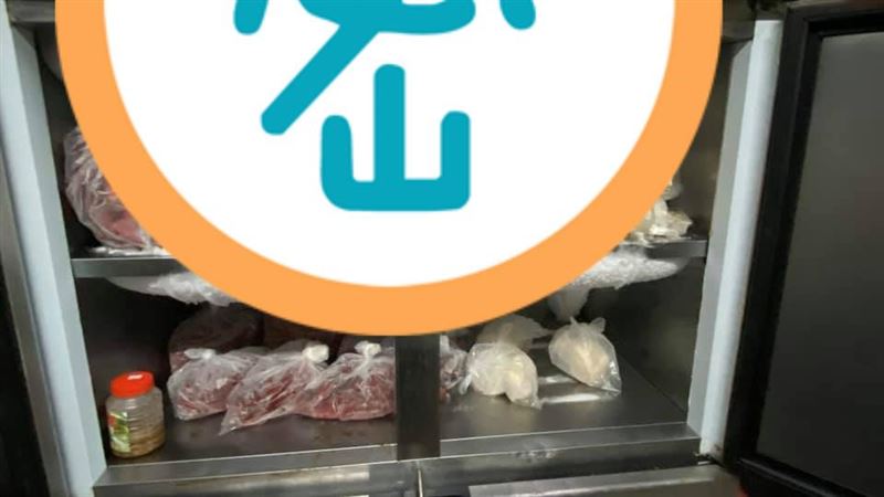 他冰箱懶得除霜　竟長出一顆枕頭