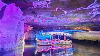 宜蘭冬山河生態綠舟開放遊船夜航