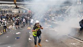 香港外國記者會擔心港區國安法限制記者自由報導香港和中國大陸新聞，24日向行政長官林鄭月娥發表公開信，要求港府政府作出11項保證，確保記者的人身安全與新聞自由。（圖取自twitter.com/fcchk）