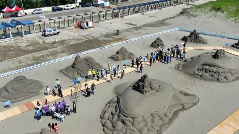 這裡不但能夠玩沙、戲水還可以露營！