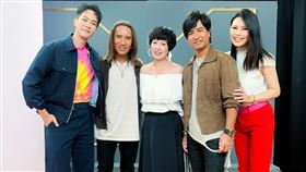 動力火車、周蕙、Karencici、苗可麗、薛仕凌出奇招 ，把專輯當飛盤。（圖／華研國際音樂提供）