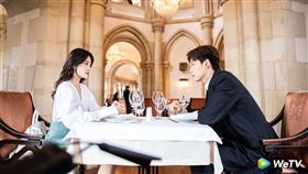 邢昭林、梁潔在WeTV《你是我的命中注定》分別飾演霸氣總裁與便利貼女孩。圖／WeTV提供