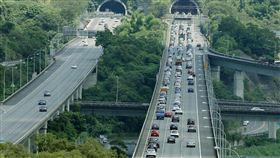 端午連假國五連塞超過20小時端午節連假首日，25日國道湧現返鄉旅遊車潮，國5南向南港系統至坪林更是從前晚起就持續壅塞，已經連塞超過20小時。中央社記者郭日曉攝　109年6月25日