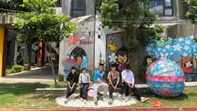 ▲在竹東車站旁的文創藝術村「遊．童花」裝置展誕生了。（圖／新竹縣政府文化局提供）