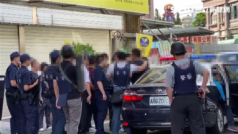 雙槍空鳴　新竹少年街警匪對峙3小時