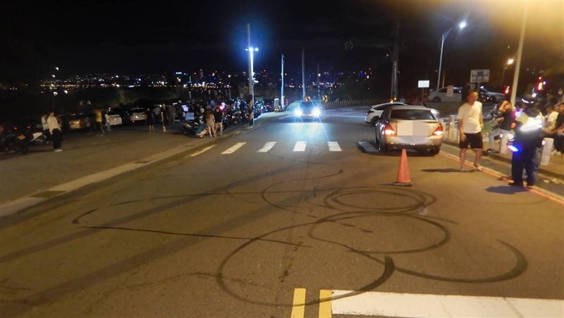 望高寮屁孩翹輪撞車　網酸：沒很厲害
