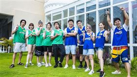 庹宗康、歐漢聲、JR紀言愷及張景嵐聯手主持外景實境遊戲綜藝節目《極智對決 誰梭了算》，本週他們帶領柯有倫、李懿、夏語心、阿達、鮪魚、邵翔等六位來賓，前往台灣淨土之一的「宜蘭」，進行極智對決。圖／東森提供