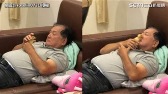 網友孵鴨爸唱衰　今埋頭吸鴨笑翻眾人