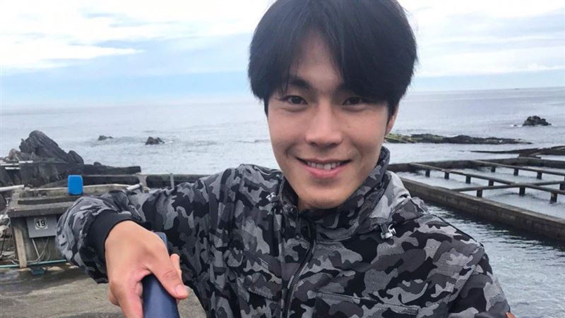 正妹市場賣海鮮　男星直球開撩下場糗