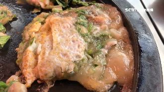 遊客湧鹿港　店家日煎近2千份蚵仔煎