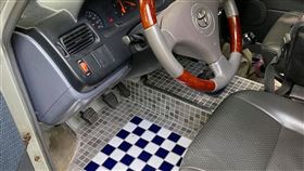 改裝,腳踏墊,馬賽克磁磚,車子,廁所,屎意