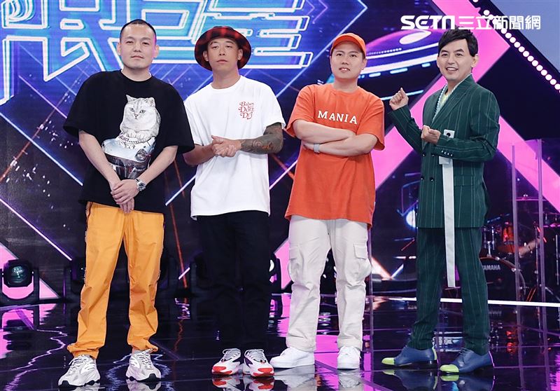 黃子佼所主持的素人選秀節目《平民巨星》請來本土天團玖壹壹擔任評審。（圖／記者林聖凱攝影）