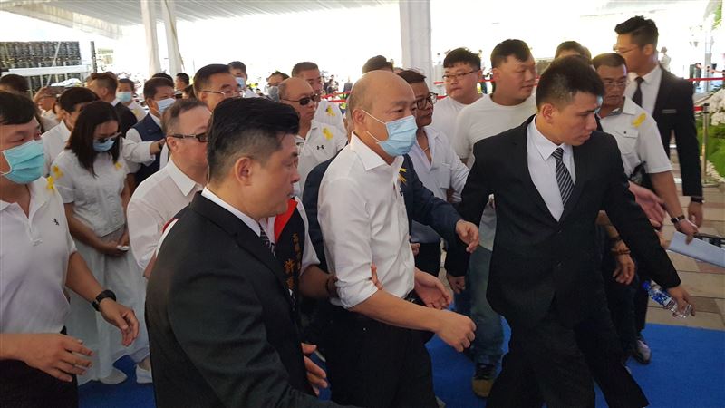 韓國瑜現身悼許崑源　做這事韓粉淚崩