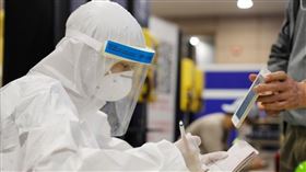 達美航空復飛中國上海首航班，27日清晨抵達上海浦東機場。（圖／翻攝自中新網）