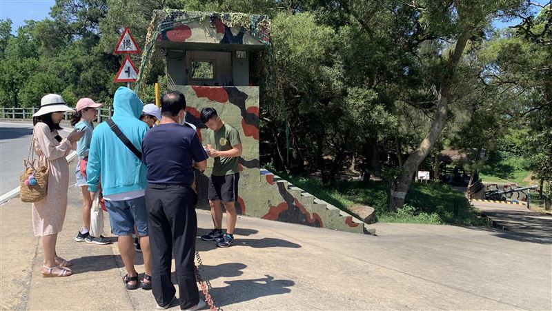馬祖軍事設施解封首日　百名遊客參訪