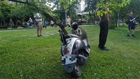 高雄中央公園驚見浮屍