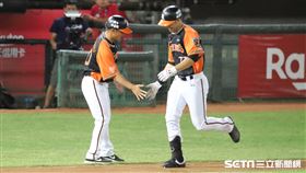 ▲統一獅外野手林安可敲出3分砲。（圖／記者劉彥池攝影）