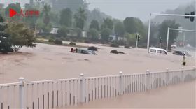 6/27湖北宜昌暴雨淹水（圖／翻攝自人民網）