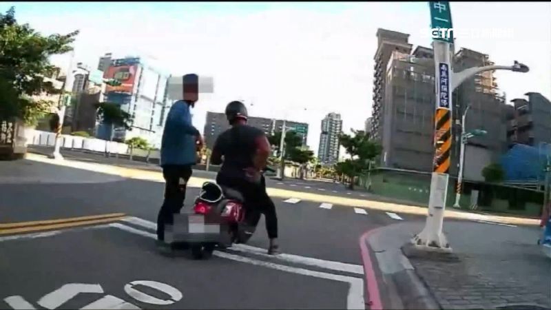 等紅燈「做體操」　警盤查竟逮通緝犯