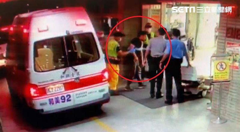 查案變駁火　中警中彈送醫畫面曝