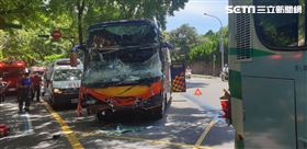 陽明山,車禍,客運,公車,遊覽車　翻攝畫面