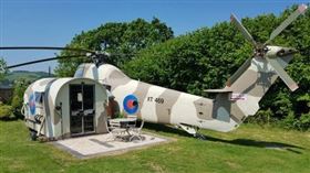 ▲維多利亞時代的廁所改建成度假屋。（圖／翻攝自推特）