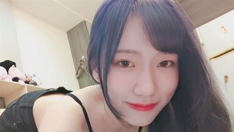 網美辣秀雪乳　粉絲卻看她後面：恐怖