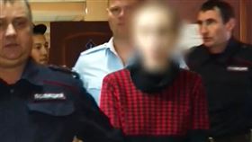 16:9
冷血數錢看性侵現場　7歲小姊妹被親媽賣給戀童癖男
圖／翻攝自ГТРК Хакасия YouTube
https://www.youtube.com/watch?v=NShOkdrYHN4&feature=emb_title