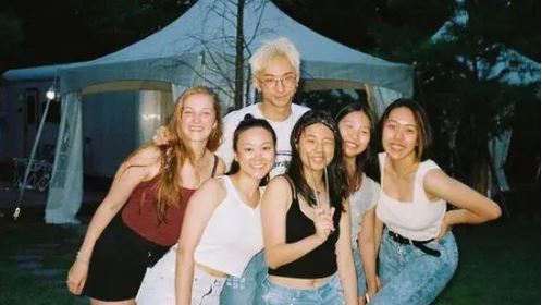 昔「男扮女裝」掀熱議　小哈利近況曝