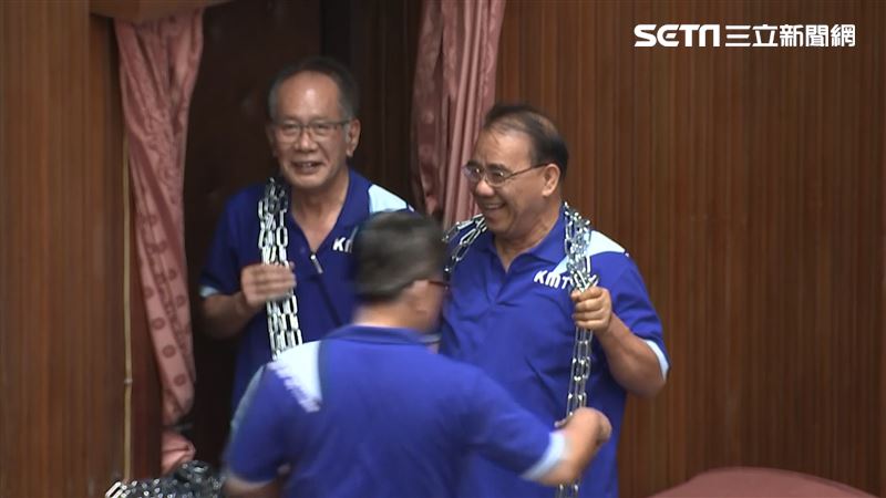 2藍委涉貪汙　朱學恒1照片驚揭巧合