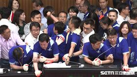 賴品妤（國民黨,民進黨,立委,立法院,議場,監委,破門