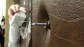 國民黨,立院,議場杯葛,監委,鍊條,藍營立院,釘子,釘門,羅美玲辦公室提供