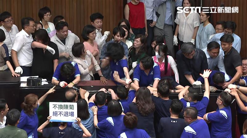 藍委占領議場堅持不到1天　他酸爆了