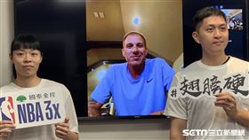 「白巧克力」Jason Williams與戴宜庭、吳宏政合影留念。（圖／記者劉家維攝影）