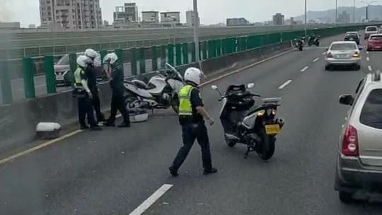 台74線2警用重機追撞　車禍原因曝