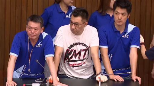 韓國瑜的幽靈　江啟臣的鎖鏈