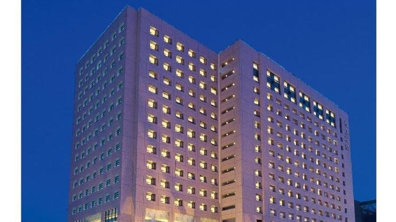 台南首間五星飯店熄燈　點燈送別旅客