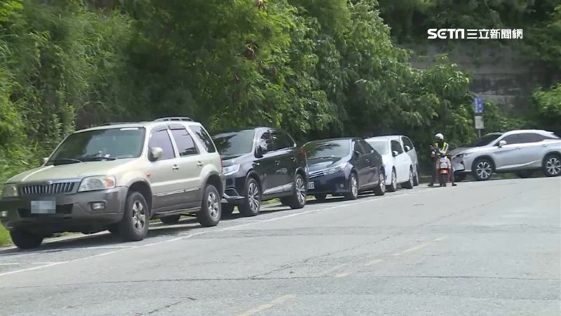 富岡漁港怪客出沒　百萬名車慘遭亂刮