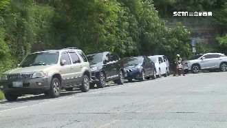 富岡漁港怪客出沒　百萬名車慘遭亂刮