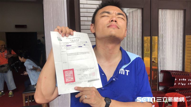 洪孟楷驗傷單曝光了！2度哽咽譙綠委