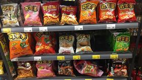 逛全聯發現可樂果多達11種口味，瞬間選擇性障礙。（圖／翻攝自我愛全聯-好物老實説臉書）