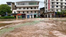 中國洪水致災不斷！武漢預告仍將有暴雨　重慶21萬人受災
圖／翻攝自新華網