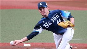 ▲西武獅投手與座海人。（圖／翻攝自推特）