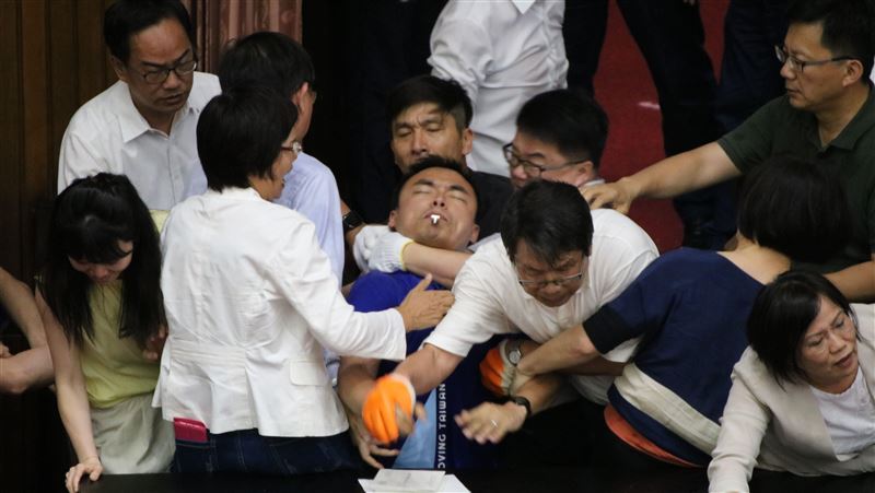 洪孟楷淚控殺人　摔角專家分析這樣說