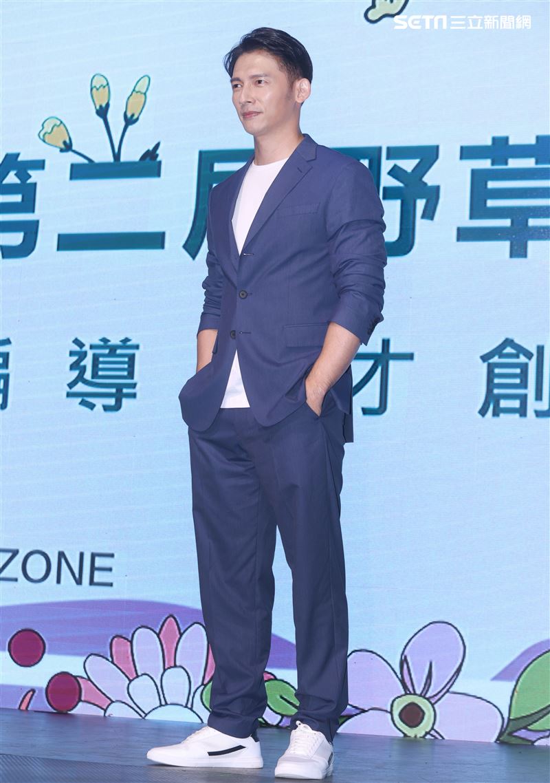 溫昇豪擔任野草計劃評審。（記者邱榮吉/攝影）