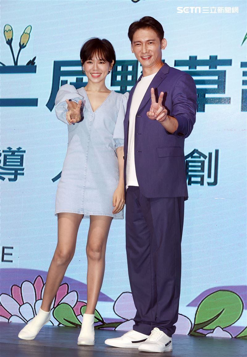 溫昇豪、夏于喬擔任野草計劃評審。（記者邱榮吉/攝影）