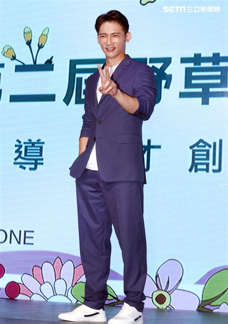 溫昇豪擔任野草計劃評審。（記者邱榮吉/攝影）