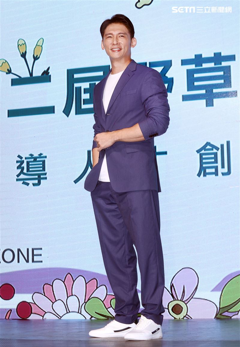 溫昇豪擔任野草計劃評審。（記者邱榮吉/攝影）